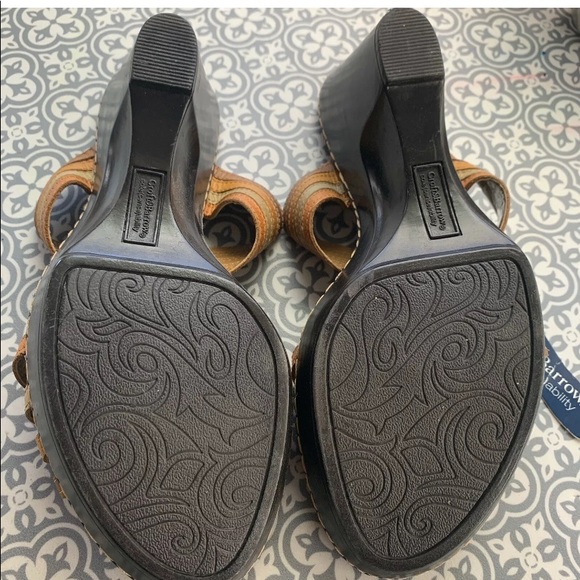 Brand New Croft and Barrow Leather Wedge Sandals - Picture 5 of 8